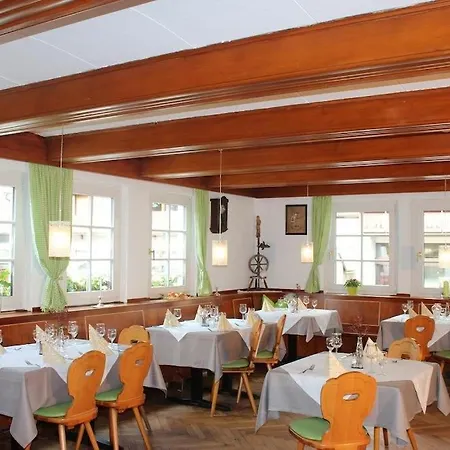Zur Linde Hotel *