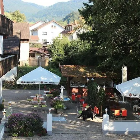 Zur Linde Hotel *